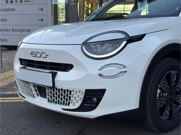 SPOTICAR Fiat 600 1.2 Mhev E-dct Euro 6 (s/s) 5dr Used Car - Suv Hybrid White - Swindon - 1200547732_3