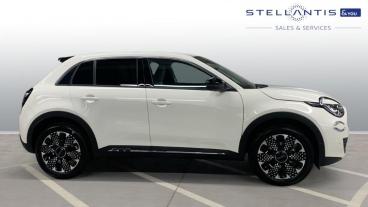 SPOTICAR Fiat 600 1.2 Mhev La Prima E-dct Euro 6 (s/s) 5dr Used Car - Suv Hybrid White - West London - 1200553072_2