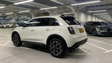 SPOTICAR Fiat 600 1.2 Mhev La Prima E-dct Euro 6 (s/s) 5dr Used Car - Suv Hybrid White - West London - 1200553072_5