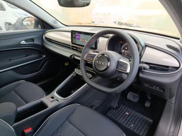 SPOTICAR Fiat 600 1.2 Mhev E-dct Euro 6 (s/s) 5dr Used Car - Suv Hybrid Beige - Aylesbury - 1200562874_5