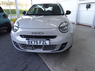 SPOTICAR Fiat 600 1.2 Mhev E-dct Euro 6 (s/s) 5dr Used Car - Suv Hybrid Beige - Shrewsbury - 1200565783_3