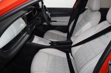 SPOTICAR Fiat 600 1.2 Mhev La Prima E-dct Euro 6 (s/s) 5dr Used Car - Suv Hybrid Orange - Warwick - 1200569416_3