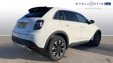 SPOTICAR Fiat 600 1.2 Mhev La Prima E-dct Euro 6 (s/s) 5dr Used Car - Suv Hybrid White - Preston - 1200581769_3