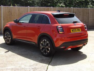 SPOTICAR Fiat 600 1.2 Mhev La Prima E-dct Euro 6 (s/s) 5dr Used Car - Suv Hybrid Orange - St Leonards On Sea - 1200608019_4