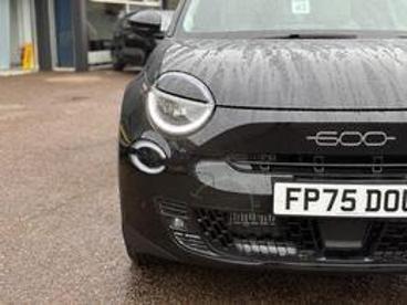 SPOTICAR Fiat 600 1.2 Mhev La Prima E-dct Euro 6 (s/s) 5dr Used Car - Suv Hybrid Black - Leicester - 1200608283_2