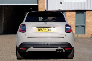 SPOTICAR Fiat 600 1.2 Mhev La Prima E-dct Euro 6 (s/s) 5dr Used Car - Suv Hybrid Beige - Fareham - 1200616608_4
