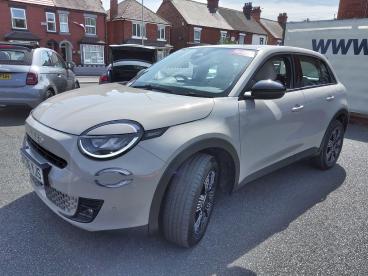 SPOTICAR Fiat 600 1.2 Mhev Icon E-dct Euro 6 (s/s) 5dr Used Car - Suv Hybrid Beige - Telford - 1200620409_5