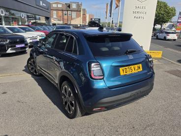 SPOTICAR Fiat 600 1.2 Mhev La Prima E-dct Euro 6 (s/s) 5dr Used Car - Suv Hybrid Green - Wakefield - 1200621548_3