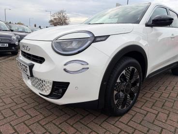SPOTICAR Fiat 600 1.2 Mhev La Prima E-dct Euro 6 (s/s) 5dr Used Car - Suv Hybrid White - Slough - 1200624642_3