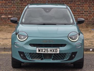 SPOTICAR Fiat 600 1.2 Mhev La Prima E-dct Euro 6 (s/s) 5dr Used Car - Suv Hybrid Blue - Hemel Hempstead - 500628260_2