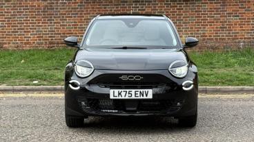 SPOTICAR Fiat 600 1.2 Mhev La Prima E-dct Euro 6 (s/s) 5dr Used Car - Suv Hybrid Black - Hemel Hempstead - 500628267_2