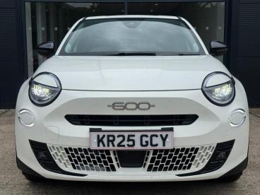 SPOTICAR Fiat 600 1.2 Mhev E-dct Euro 6 (s/s) 5dr Used Car - Suv Hybrid White - Bury St. Edmunds - 1200629672_5