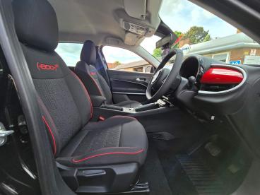 SPOTICAR Fiat 600e 54kwh Red Auto 5dr Used Car - Suv Electric Black - Warwick - 1200478205_3