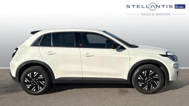 SPOTICAR Fiat 600e 54kwh Red Auto 5dr Used Car - Suv Electric White - Sale - 1200541766_2