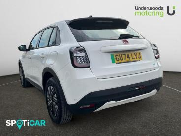 SPOTICAR Fiat 600e 54kwh Red Auto 5dr Used Car - Suv Electric White - Tiptree - 1200545627_4