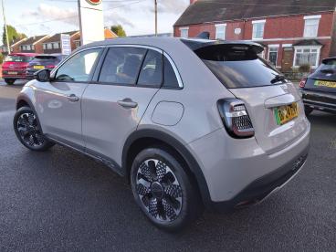 SPOTICAR Fiat 600e 54kwh La Prima Auto 5dr Used Car - Suv Electric Beige - Telford - 1200549634_5
