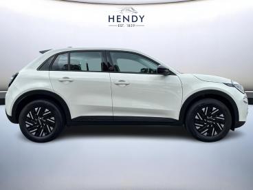 SPOTICAR Fiat 600e 54kwh Red Auto 5dr Used Car - Suv Electric White - Poole - 1200553656_2