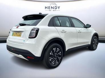 SPOTICAR Fiat 600e 54kwh Red Auto 5dr Used Car - Suv Electric White - Poole - 1200553656_3