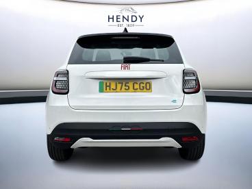 SPOTICAR Fiat 600e 54kwh Red Auto 5dr Used Car - Suv Electric White - Poole - 1200553656_4