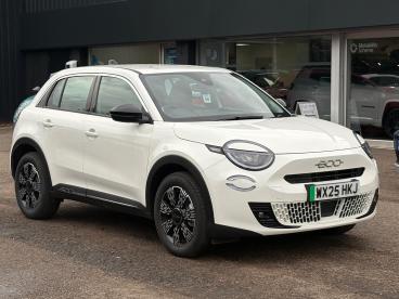 SPOTICAR Fiat 600e 54kwh Red Auto 5dr Used Car - Suv Electric White - Leicester - 1200553667_1