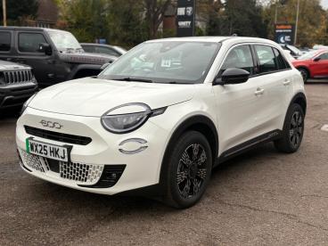 SPOTICAR Fiat 600e 54kwh Red Auto 5dr Used Car - Suv Electric White - Leicester - 1200553667_4