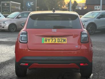 SPOTICAR Fiat 600e 54kwh La Prima Auto 5dr Used Car - Suv Electric Orange - Leicester - 1200556795_5