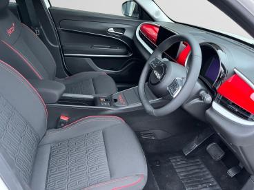 SPOTICAR Fiat 600e 54kwh Red Auto 5dr Used Car - Suv Electric White - Sudbury - 1200570374_4