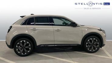 SPOTICAR Fiat 600e 54kwh La Prima Auto 5dr Used Car - Suv Electric Beige - West London - 1200573460_2