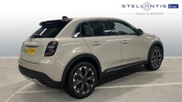 SPOTICAR Fiat 600e 54kwh La Prima Auto 5dr Used Car - Suv Electric Beige - West London - 1200573460_4