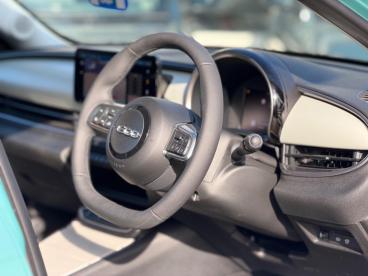 SPOTICAR Fiat 600e 54kwh La Prima Auto 5dr Used Car - Suv Electric Blue - Warwick - 1200581871_3