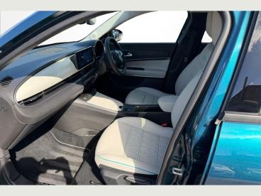 SPOTICAR Fiat 600e 54kwh La Prima Auto 5dr Used Car - Suv Electric Green - Eastbourne - 1200582634_2