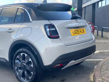 SPOTICAR Fiat 600e 54kwh La Prima Auto 5dr Used Car - Suv Electric Beige - Cheltenham - 1200584506_4