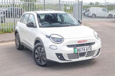 SPOTICAR Fiat 600e 54kwh Red Auto 5dr Used Car - Suv Electric White - Aldridge - 500585181_1