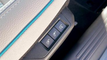 SPOTICAR Fiat 600e 54kwh La Prima Auto 5dr Used Car - Suv Electric Blue - Canterbury - 1200605923_5
