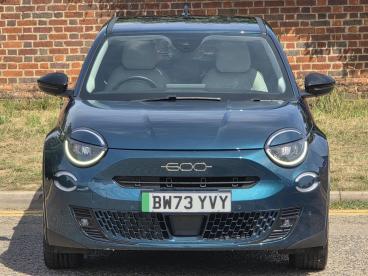 SPOTICAR Fiat 600e 54kwh La Prima Auto 5dr Used Car - Suv Electric Green - Hemel Hempstead - 500614766_2