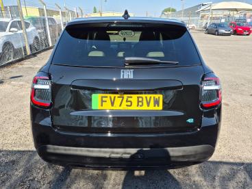 SPOTICAR Fiat 600e 54kwh La Prima Auto 5dr Used Car - Suv Electric Black - Salisbury - 500616508_5