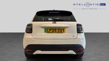 SPOTICAR Fiat 600e 54kwh Red Auto 5dr Used Car - Suv Electric White - West London - 1200624353_4
