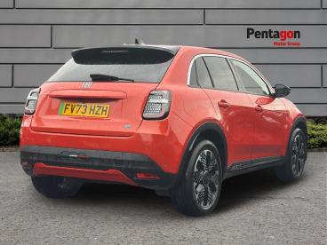 SPOTICAR Fiat 600e 54kwh La Prima Auto 5dr Used Car - Suv Electric Orange - Scunthorpe - 1200632235_4