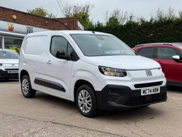 SPOTICAR Fiat Doblo 1.5 Multijet3 1000kg L1 Euro 6 (s/s) 5dr Used Car - Commercial Vehicle Diesel White - Warwick - 1200523140_1