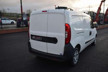 SPOTICAR Fiat Doblo 1.6 Multijetii Maxi Sx L2 H1 Euro 6 6dr Used Car - Commercial Vehicle Diesel White - Ballymena County Antrim - 1200549441_5