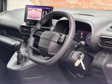 SPOTICAR Fiat Doblo 1.5 Multijet3 1000kg Primo Auto L1 Euro 6 (s/s) 5d Used Car - Commercial Vehicle Diesel White - Warwick - 1200577253_3