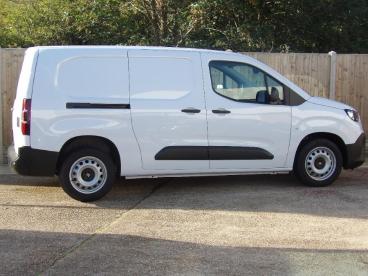 SPOTICAR Fiat Doblo 1.5 Multijet3 Plus Xl Euro 6 (s/s) 6dr Used Car - Commercial Vehicle Diesel White - St Leonards On Sea - 1200641622_3
