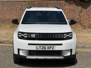 SPOTICAR Fiat Grande Panda 1.2 Mhev La Prima E-dct Euro 6 (s/s) 5dr Used Car - Saloon Hybrid White - Hemel Hempstead - 500628262_3