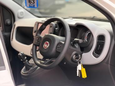 SPOTICAR Fiat Panda 1.0 Mhev Garmin Euro 6 (s/s) 5dr Used Car - City Car Petrol White - Warwick - 1200553443_3