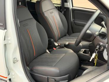 SPOTICAR Fiat Panda 1.0 Mhev Garmin Euro 6 (s/s) 5dr Used Car - City Car Petrol White - Warwick - 1200553443_4