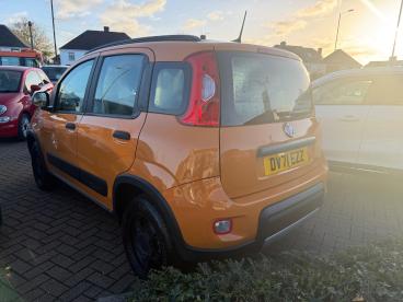 SPOTICAR Fiat Panda 0.9 Twinair Wild Euro 6 (s/s) 5dr Used Car - City Car Petrol Red - Slough - 1200556630_5