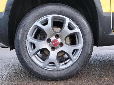 SPOTICAR Fiat Panda 0.9 Twinair Cross Euro 6 (s/s) 5dr Used Car - City Car Petrol Yellow - Telford - 1200563316_5