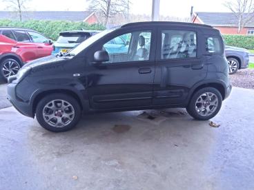 SPOTICAR Fiat Panda 1.0 Mhev City Cross Euro 6 (s/s) 5dr Used Car - City Car Petrol Black - Shrewsbury - 1200564667_4