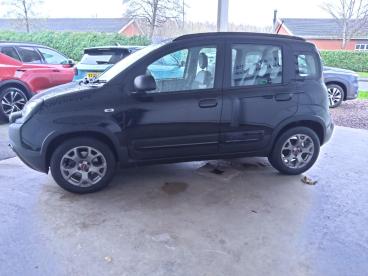 SPOTICAR Fiat Panda 1.0 Mhev City Cross Euro 6 (s/s) 5dr Used Car - City Car Petrol Black - Shrewsbury - 1200564667_5