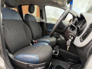 SPOTICAR Fiat Panda 1.0 Mhev City Cross Euro 6 (s/s) 5dr Used Car - City Car Petrol Grey - Warwick - 1200578875_4